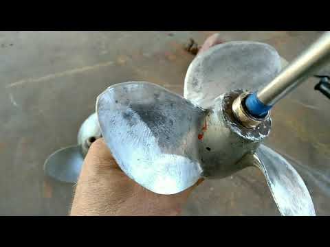 Видео: Реставрация и ремонт гребного винта Ветерок 8