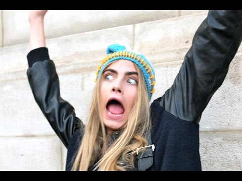 Видео: Кара Делевинь - смешные моменты 2 || русские субтитры