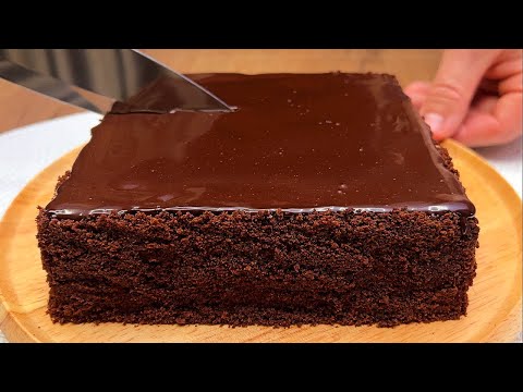 Видео: Вкуснейший домашний шоколадный торт, тающий во рту! Десерт за 15 минут!