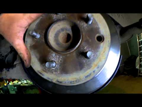 Видео: Ниссан кашкай, регулировка ручника (устройство колодок ручного тормоза)!