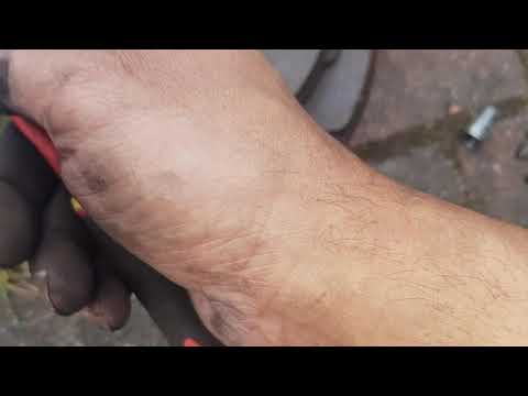 Видео: Смяна на предни накладки passat b6 2008