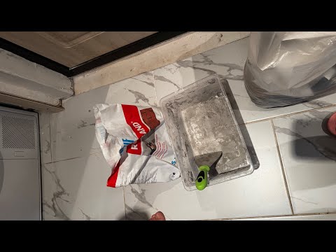 Видео: 3 день мини ремонта коридора.Обои клеим, красим. Ищу шкаф. Ура🎉Ждала покупку 3 года😁