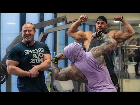 Видео: Тренировка за гърди  с Жоро Димитров и Михаил Бериша.