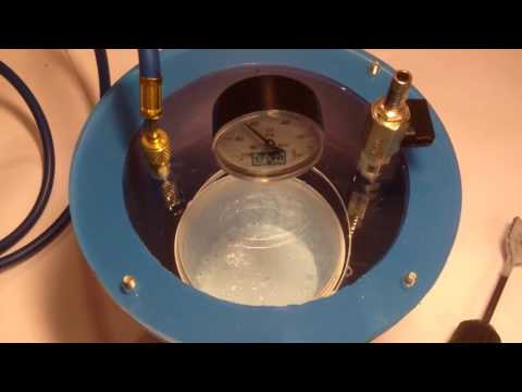 Видео: Дегазация силикона в вакуумной камере