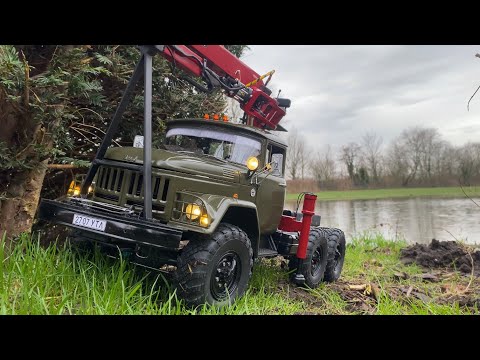 Видео: Зил 131 первый запуск тестдрайв Zil 131 im Gelände v8 sound cross rc 1:12