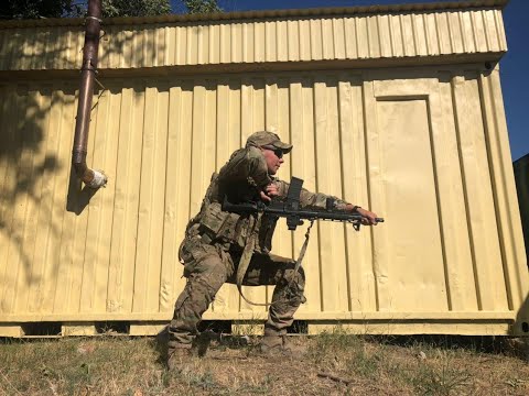 Видео: СТРЕЛЬБА СТОЯ ИЗ ОГНЕСТРЕЛЬНОГО ОРУЖИЯ (правильная позиция)