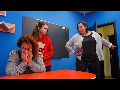 Видео: ДИРЕКТОР ОБИДЕЛА МАМУ МАШИ!!!