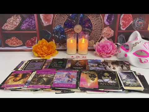 Видео: РЫБЫ — КТО-ТО СНОВА ВЛЮБИЛСЯ В ВАС... РЫБЫ ЛЮБЯТ ГАДАНИЯ ТАРО