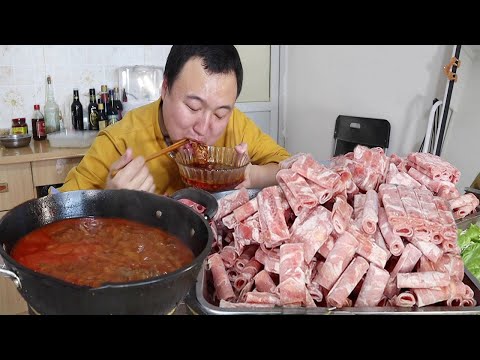 Видео: 8 фунтов жирной говядины на острый горячий горшок с овощами и грибами