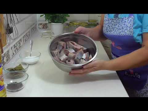 Видео: КОНСЕРВЫ из свежемороженной СЕЛЬДИ в МАСЛЕ