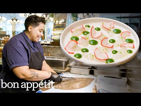 Видео: День с шеф-поваром в лучшем ресторане Нью-Йорка | On the Line | Bon Appétit