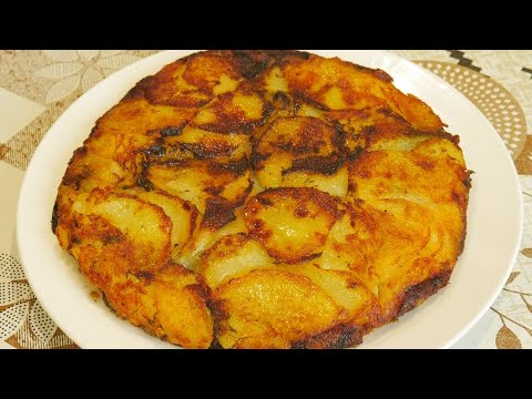 Видео: Жареная картошка с сосисками и луком по-новому.