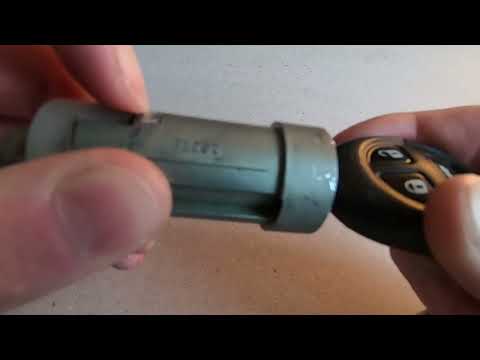 Видео: Снятие и очистка цилиндра зажигания Saab 9 5