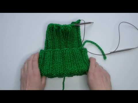 Видео: МК Шапка из толстой пряжи быстро и легко!