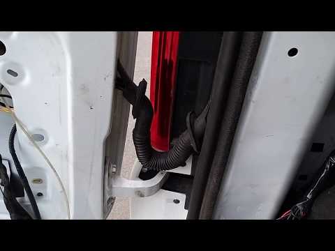 Видео: Ремонт трубки омывателя Лада Ларгус