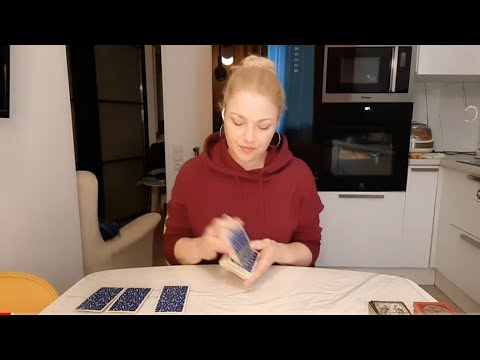 Видео: #ТАРО. СКУЧАЕТ ЛИ, ЧТО ДУМАЕТ , ЧТО У НЕГО В ЖИЗНИ СЕЙЧАС.