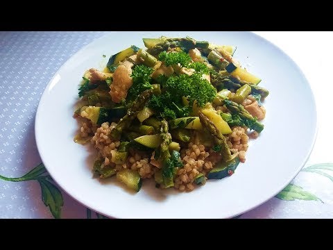 Видео: Гречка под зеленью с куриным филе