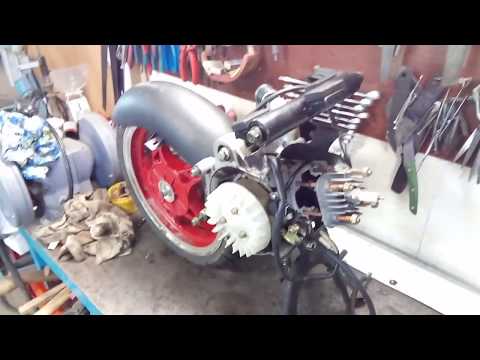 Видео: Ремонт скутера Stels Skif. Часть 2.