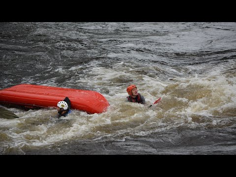 Видео: Школа бурноводного пакрафтинга / как ловить уплывший пакрафт