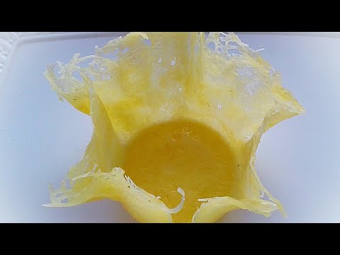 Видео: Сырная корзинка (ваза) для салата.