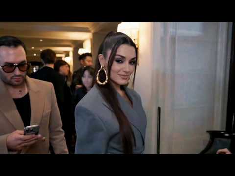 Видео: Ханде Эрчел в Париже | Закулисье Парижской недели моды, Balmain и Grazia Italia