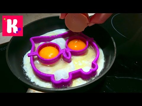 Видео: Катя и папа приготовили яичницу на завтрак