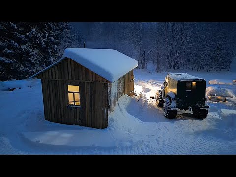 Видео: Живу в лесном доме. Приручил дикого кабана! ЧУТЬ НЕ УШЁЛ под ЛЁД. Снегоуборщик Kettama EKO 440B
