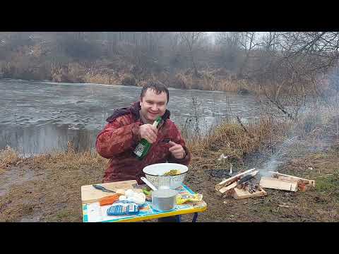 Видео: ОЛИВЬЕ НА БЕРЕГУ ЛЕСНОЙ РЕКИ. ШАМПАНСКОЕ БЕЛАРУССКОЕ-СОВЕТСКОЕ. ВСТРЕЧАЮ 2025 ГОД НА ПРИРОДЕ