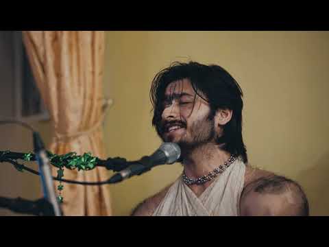 Видео: Dhruv Maharaj | New Year's Eve | ISKCON | New Mayapur, 31.12.2021 | Новый Год | Night Shift | Kirtan