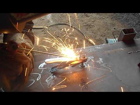 Видео: Как сварить тонкий металл менее 1 мм с зазором. Можно даже электродами 3 мм.