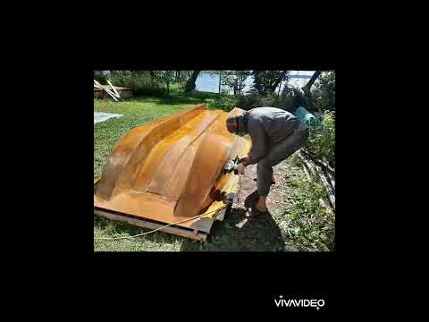 Видео: Постройка глиссирующего катамарана из стеклопластика