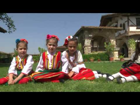 Видео: "Как да не го взема,мамо" - Вокално студио "Медени звънчета" - ръководител Петя Драгнева