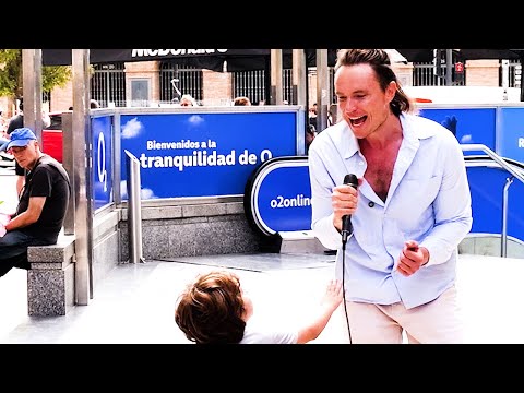 Видео: Так хочется жить - Большое Сердце Ребёнка на улице Испании (Рождество)