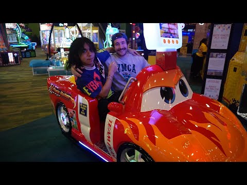 Видео: посещение крытого парка развлечений