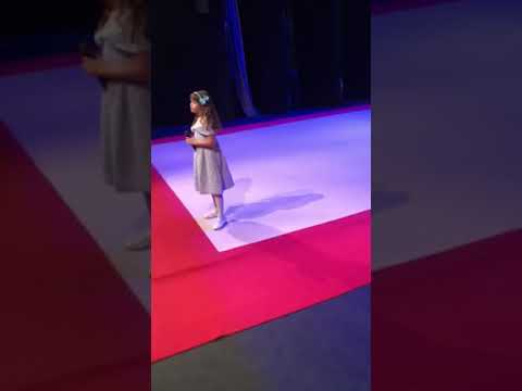 Видео: Жаклин Андонова / Клуб Ритъм / - " Коледна молитва "