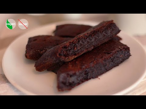 Видео: ПИРОГ БРАУНИ БЕЗ САХАРА/ВЕГАНСКИЙ (ПОСТНЫЙ) с финиками