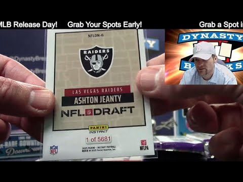 Видео: ДВА РЕДКИХ АВТОМОБИЛЯ НОВИЧКА 💥 2025 Donruss Football 4 Box Break #3