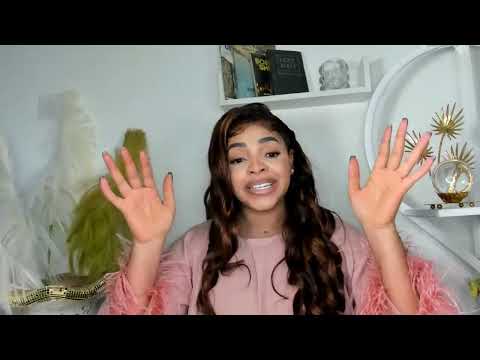 Видео: КТО-ТО, КТО ВЛЮБЛЕН В ТЕБЯ, МЕШАЕТ С ТОБОЙ ЗАГОВОРИТЬ ИЗ-ЗА ТВОИХ…