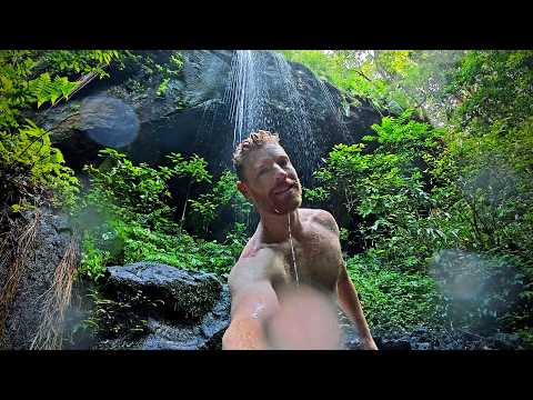 Видео: Ночное приключение в джунглях: дикие фрукты-шампуни, кипящие реки и пещерные водопады