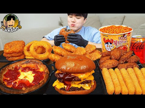 Видео: ASMR MUKBANG | гамбургер, Картофель фри с чили и сыром, Огненная лапша рецепт блюда принимать пищу