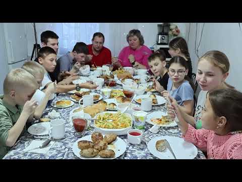 Видео: мукбанг пампушки