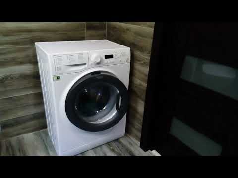 Видео: Стиральная машина  Hotpoint-Ariston VMSF 6013 B