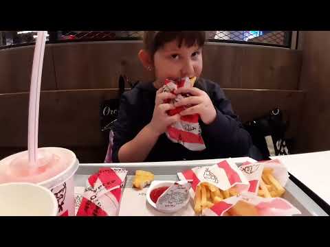 Видео: НУ И ДЕНЕК..ПЕКУ .КВАШУ. еще и KFC..