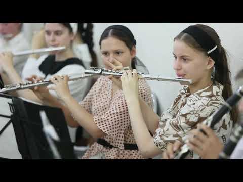 Видео: Пока огонь любви чудесной | Cursuri pentru dirijori de instrumente populare rusești | 2024 |