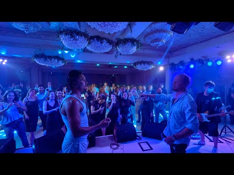 Видео: Morgenshtern выступает на свадьбе Зубарева: Эпичное шоу!
