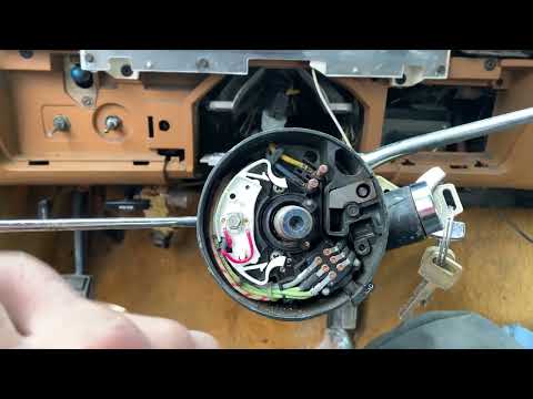 Видео: Указатели поворота и аварийная сигнализация на автомобиле F150 Bronco 1970-х - 80-х - 90-х годов ...