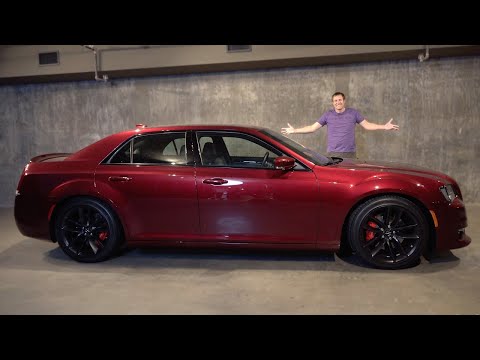 Видео: Chrysler 300C 2023 года, это конец седанов с V8