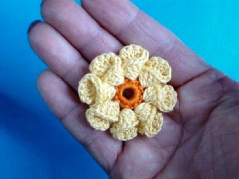 Видео: Вязание крючком Урок 6 - Объёный цветок Howto Crochet flower