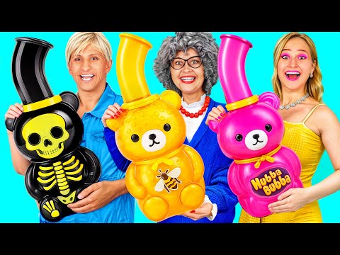 Видео: Кулинарный Челлендж: Барби Против Бабушки | Фантастические Лайфхаки с Едой от RaPaPa Challenge