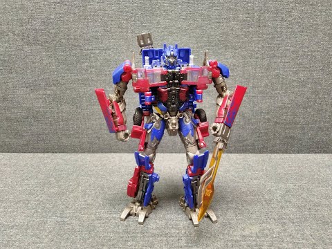 Видео: Обзор трансформера Optimus Prime - Voyager class - Studio Series - SS-5. Музей Р-ТФ.